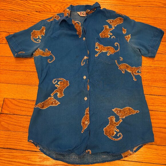 TGIF Tops - Vintage Tiger Button Up